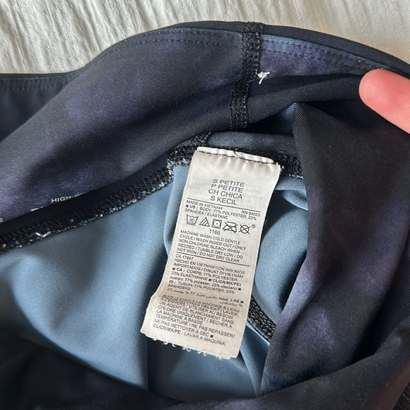 Old Navy Power Soft High-Rise Bike Shorts - Picture 5 of 6